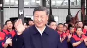  “自觉同人民想在一起、干在一起”